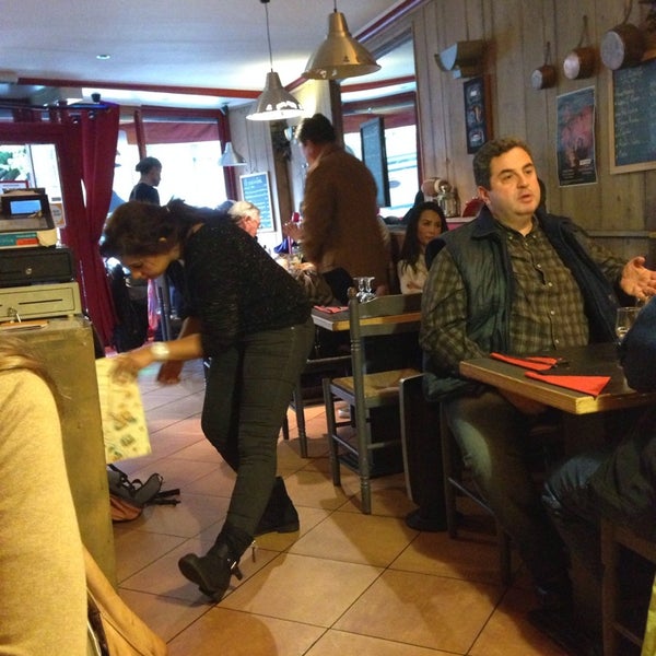 รูปภาพถ่ายที่ Chez Papa โดย Luis V. เมื่อ 11/1/2013