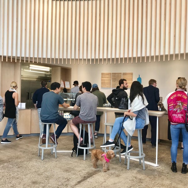Photo taken at Blue Bottle Coffee by Mon on 4/28/2018