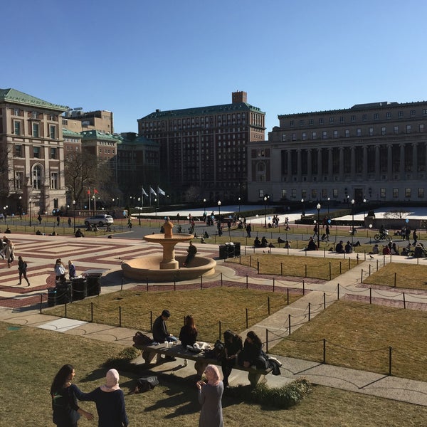 2/29/2016 tarihinde Winston L.ziyaretçi tarafından Science &amp; Engineering Library'de çekilen fotoğraf