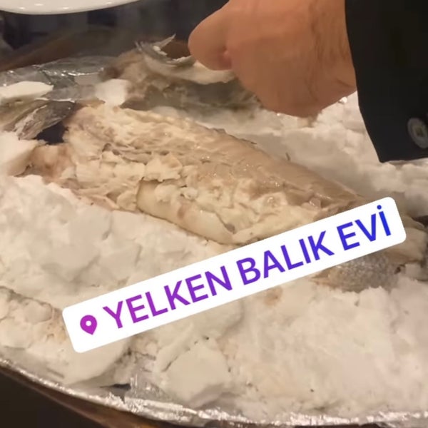 Das Foto wurde bei Yelken Balık Evi von Şbn am 11/16/2021 aufgenommen