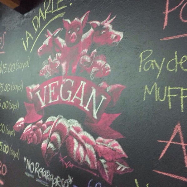 Photo taken at ¡A darle! Que es taco vegano by Gaby S. on 7/5/2015