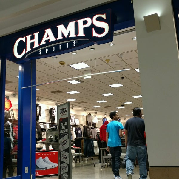 Champs-Élysées – Retail Store Tours