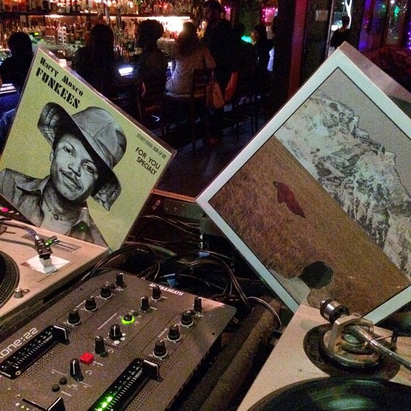 3/14/2015にGraham L.がthe Layover Music Bar &amp; Loungeで撮った写真
