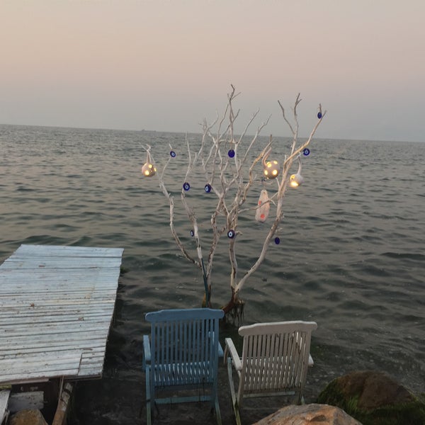 7/30/2015 tarihinde Emre A.ziyaretçi tarafından Denizkızı Restaurant'de çekilen fotoğraf