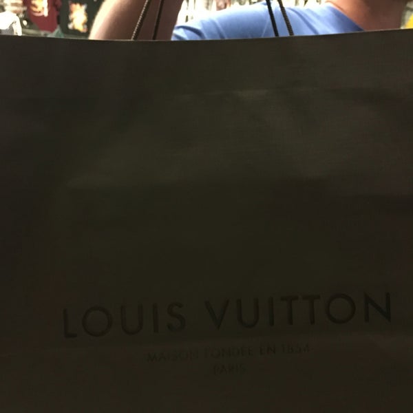 LOUIS VUITTON PITTSBURGH ROSS PARK - 16 Photos & 21 Reviews - 1000 Ross Park  Mall Drive Lower Level, Pittsburgh, Pennsylvania - Leather Goods - Phone  Number - Yelp