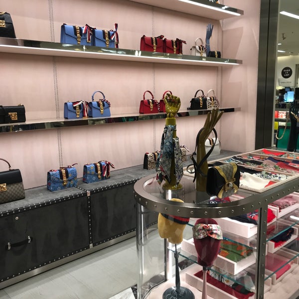 Optimistisk Hvilken en Ministerium Gucci at Saks Fifth Avenue - Leather Goods Store