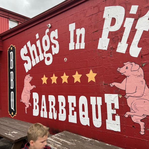 Photo taken at Shigs In Pit BBQ by Amanda E on 3/26/2022
