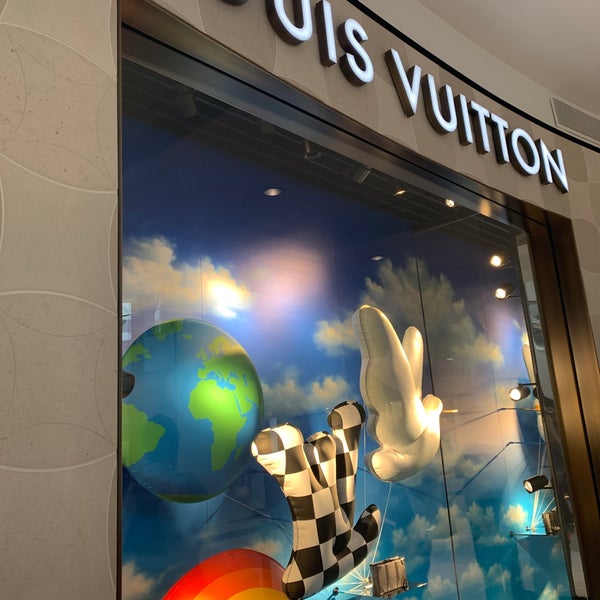 Louis Vuitton: New Store Opening in The Fashion Mall at Keystone
