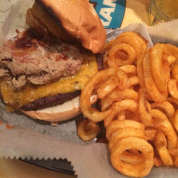 Wings Etc. American Restaurant in Warsaw