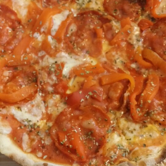 Foto tirada no(a) Presto Pizza Baixa por José S. em 5/23/2014