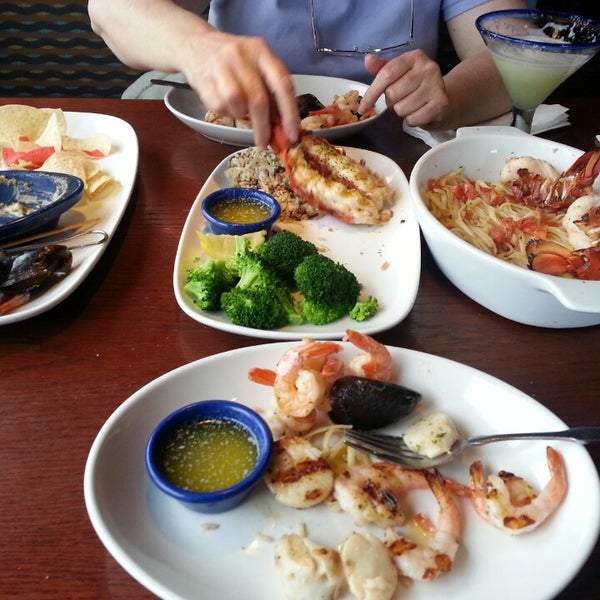 Photo taken at Red Lobster by Dominic C. on 5/11/2014
