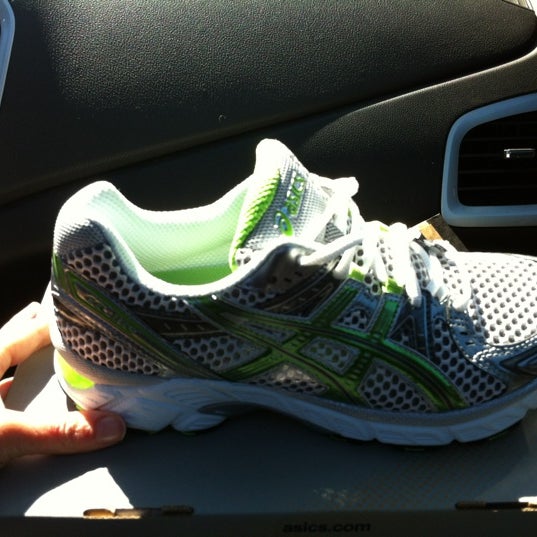 Asics duomax cheap dsw