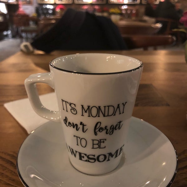12/8/2018 tarihinde @oncekahvemziyaretçi tarafından Lavinnia Coffee'de çekilen fotoğraf