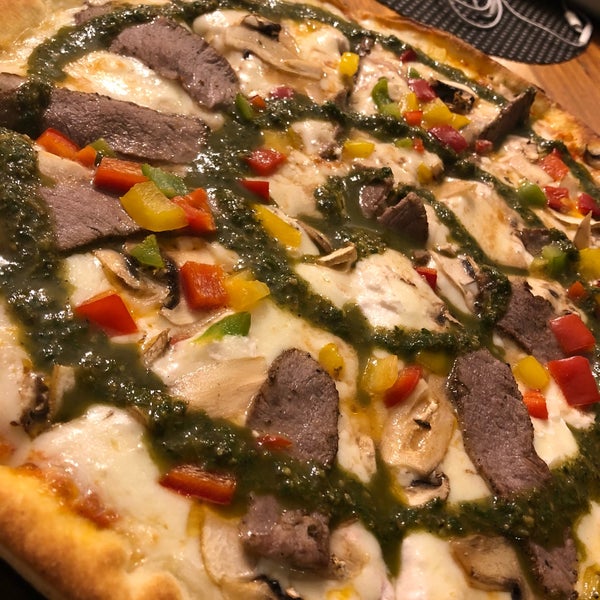 Снимок сделан в Dear Pizza Homemade пользователем @oncekahvem 12/2/2018