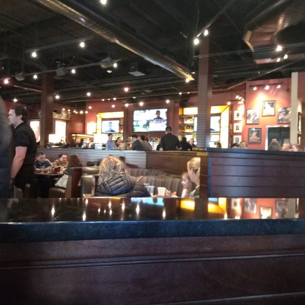 Photo taken at BJ&#39;s Restaurant &amp; Brewhouse by Mike P. on 3/4/2018