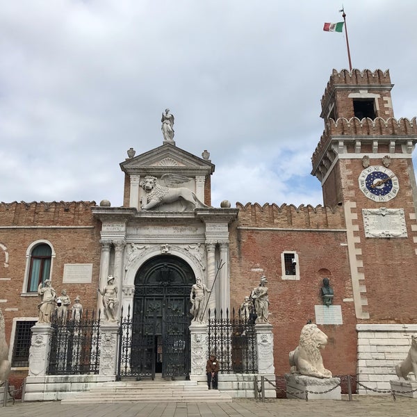 รูปภาพถ่ายที่ Arsenale di Venezia โดย Fanny H. เมื่อ 4/4/2019