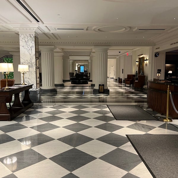 Photo taken at InterContinental New York Barclay by William K. on 8/18/2022