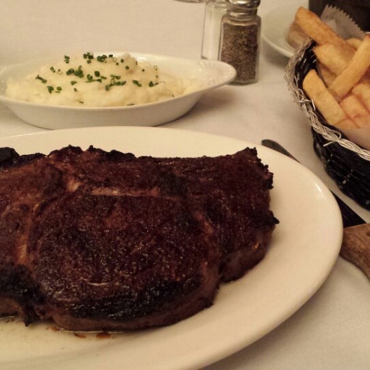 Photo taken at Amber Steakhouse by Nelson M. on 8/10/2014