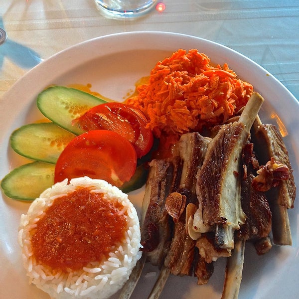 Das Foto wurde bei Oyunaa&#39;s Mongolian cuisine von Oyunaa&#39;s Mongolian cuisine am 2/17/2014 aufgenommen