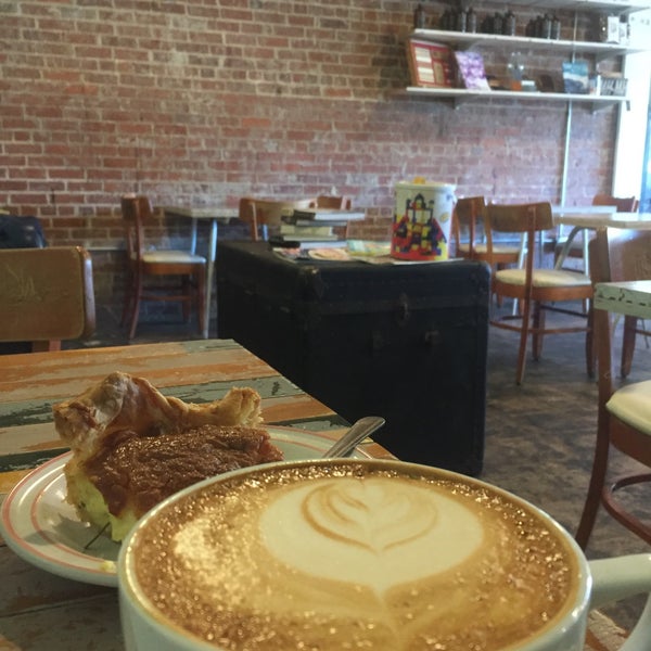 10/23/2016 tarihinde Kari B.ziyaretçi tarafından Vagabond Coffee Co'de çekilen fotoğraf