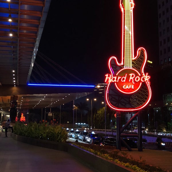 Foto scattata a Hard Rock Cafe Jakarta da Yuki Ruby H il 4/2/2018