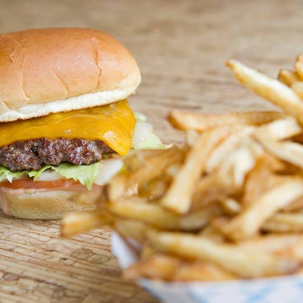 Foto tirada no(a) Elevation Burger por Elevation Burger em 2/17/2014
