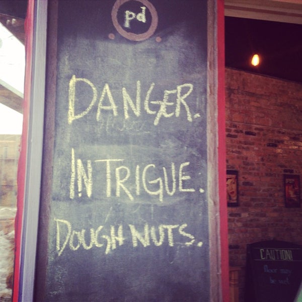 2/20/2014에 mimi m.님이 Propaganda Doughnuts에서 찍은 사진