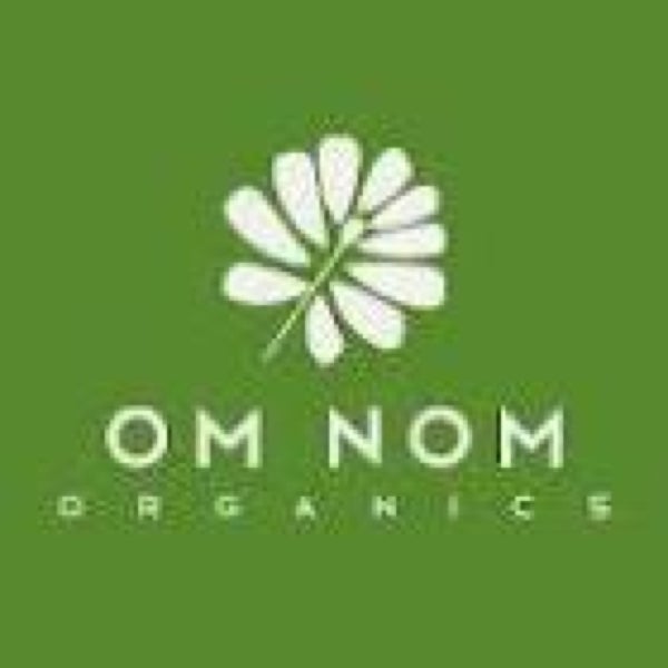 Das Foto wurde bei Om Nom Organics von MdotDTLA am 5/3/2013 aufgenommen