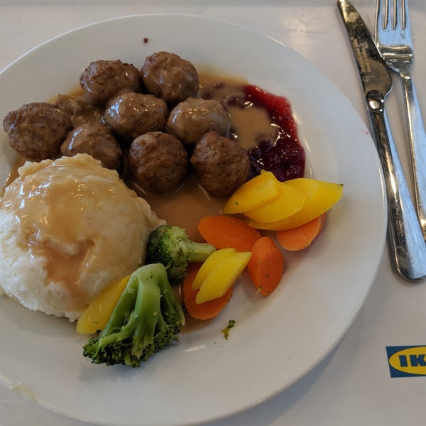 Foto scattata a IKEA Etobicoke da Matt N. il 8/4/2019