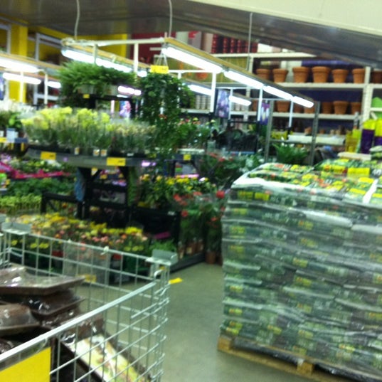 Снимок сделан в Castorama пользователем Kate K. 3/7/2012