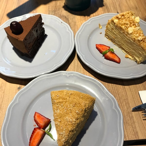 Photo taken at Loccake Cafe &amp; Cakes Rus Pastaları by Tutku C. on 7/1/2018