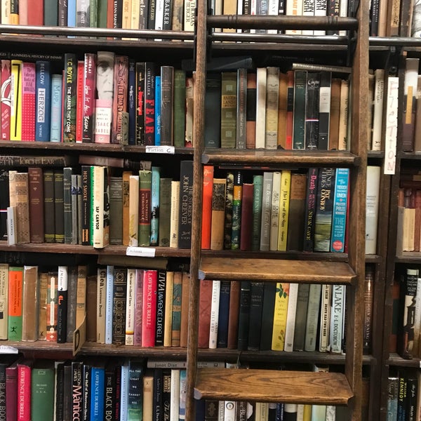 Photo taken at Westsider Rare &amp; Used Books Inc. by Grace A. on 9/20/2018
