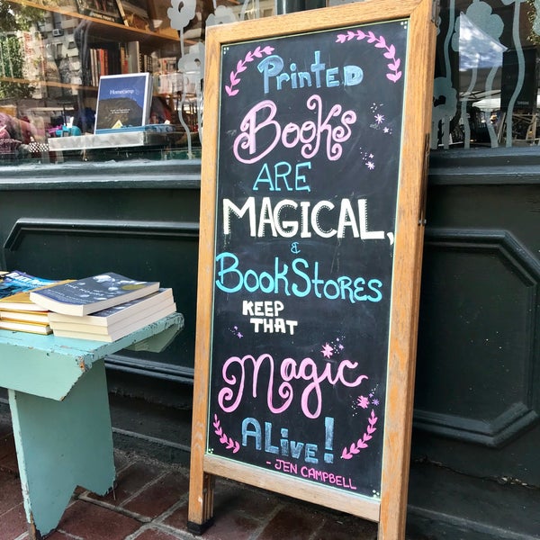 9/20/2018 tarihinde Grace A.ziyaretçi tarafından Book Culture'de çekilen fotoğraf
