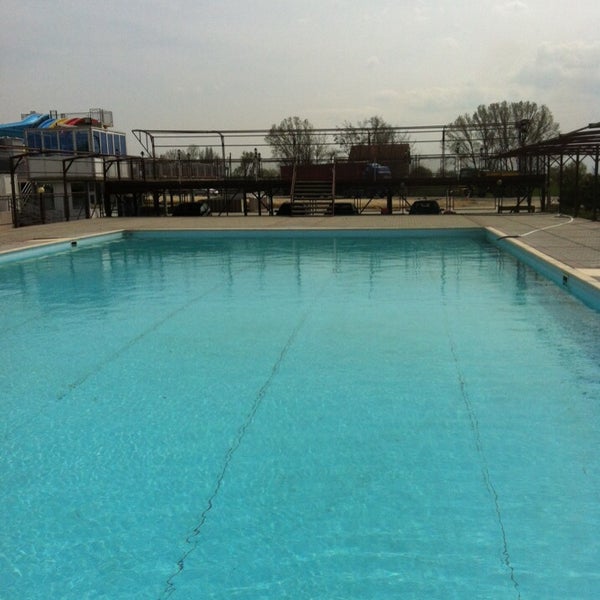 Fotos Bei Swiss Wellness Park Freibad In Prishtine Mitrovice