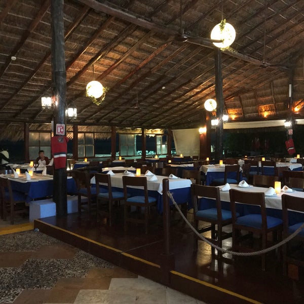 รูปภาพถ่ายที่ Mocambo Mexican Seafood &amp; Lobster โดย ckkinn เมื่อ 11/4/2017
