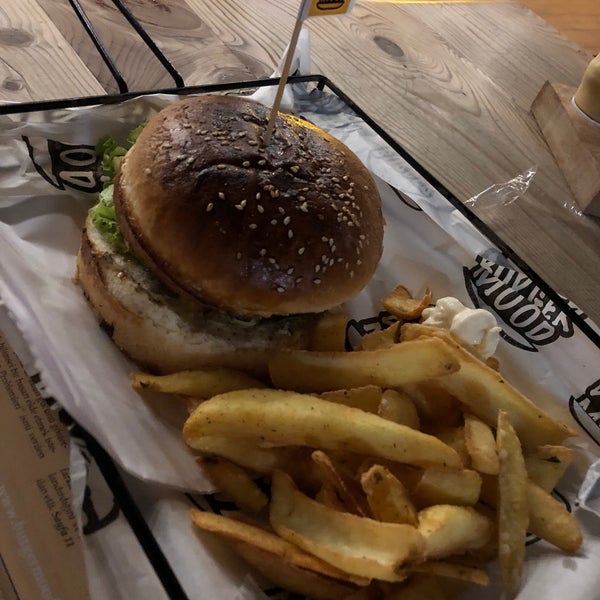 Photo taken at Burger Mood by Emma on 9/20/2018