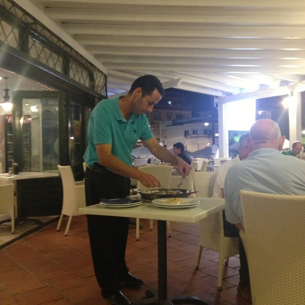 รูปภาพถ่ายที่ Restaurante El Torreón โดย Mario G. เมื่อ 7/22/2013