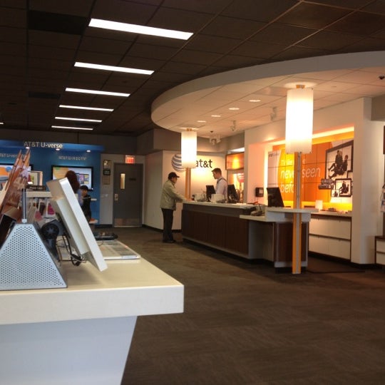 AT&T Mobile Phone Store in Northridge