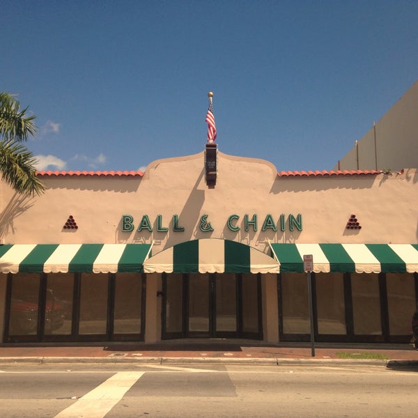 10/25/2014 tarihinde Ball &amp; Chain Miamiziyaretçi tarafından Ball &amp; Chain Miami'de çekilen fotoğraf