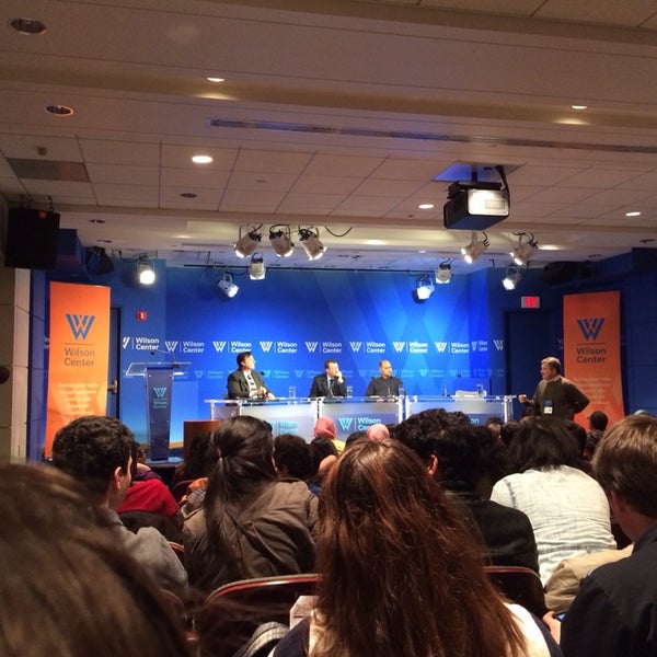 รูปภาพถ่ายที่ The Wilson Center โดย Nurten K. เมื่อ 2/27/2014