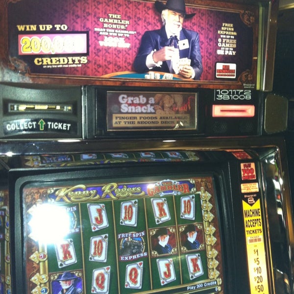 Photo taken at Rhythm City Casino by kelkel on 7/14/2013