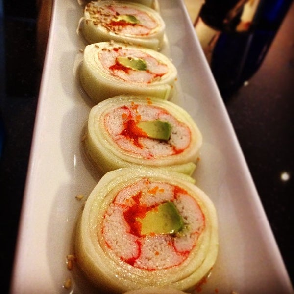 4/9/2014 tarihinde Cathy L.ziyaretçi tarafından Sushi Sake Doral'de çekilen fotoğraf