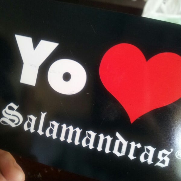 5/24/2013 tarihinde Montse H.ziyaretçi tarafından Salamandras Café'de çekilen fotoğraf