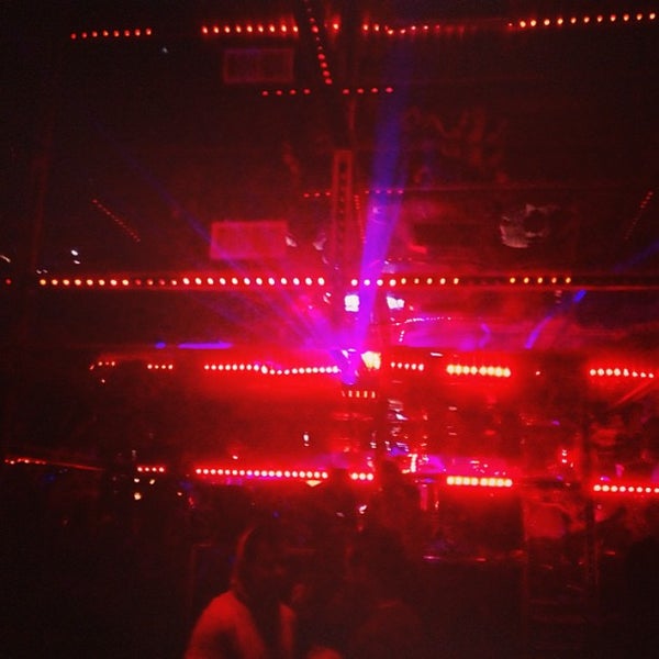 รูปภาพถ่ายที่ Epiq Nightclub โดย Justin B. เมื่อ 2/18/2013