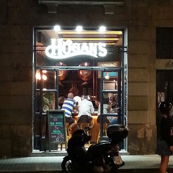 7/22/2014 tarihinde Tanya T.ziyaretçi tarafından Hogan&#39;s Barcelona'de çekilen fotoğraf