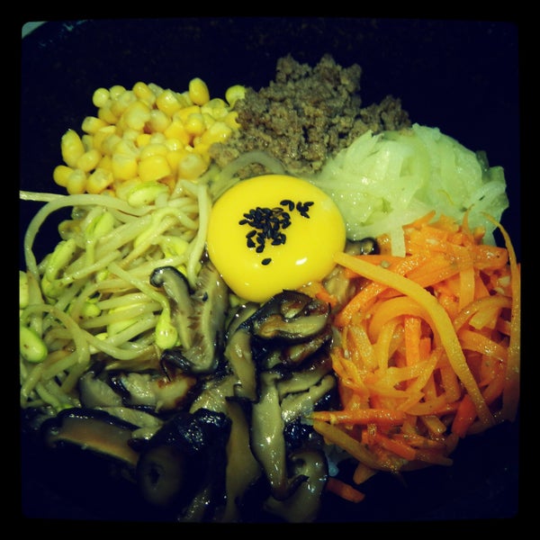 Pide tu dolsot bibimbap con tu carne bulgogi favorito a solo RD$375!