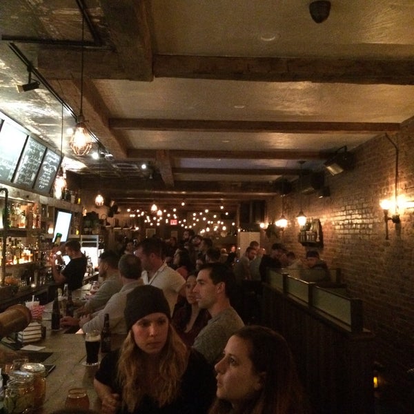 11/15/2015 tarihinde Trevor C.ziyaretçi tarafından Maggie Mae&#39;s Bar'de çekilen fotoğraf