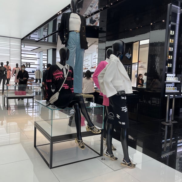 CHANEL - Boutique in 渋谷区