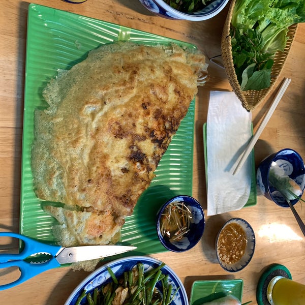 Снимок сделан в Thìa Gỗ Restaurant Da Nang пользователем Jina P. 1/6/2020