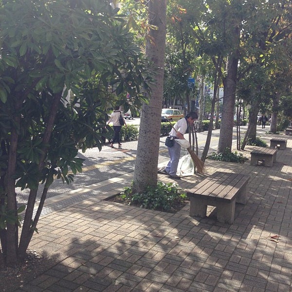 明治大学リバティタワー ふじ棚広場 広場 明治大学リバティタワー ふじ棚広場 広場